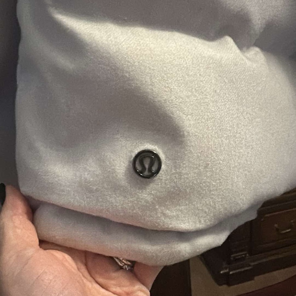 Lululemon Wunder Under Puffer Jacket Size 8 - Picture 6 of 13